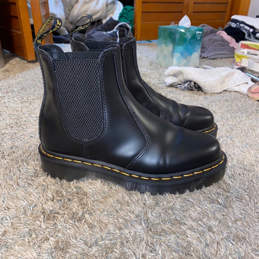 2976 Bex Chelsea boots Dr. Martens size 7